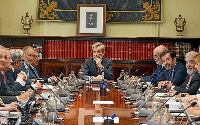 Carlos Lesmes, presidiendo la pasada semana la reunión del órgano de gobierno de los jueces. | FOTO: EUROPA PRESS Carlos Lesmes, presidiendo la pasada semana la reunión del órgano de gobierno de los jueces. | FOTO: EUROPA PRESS