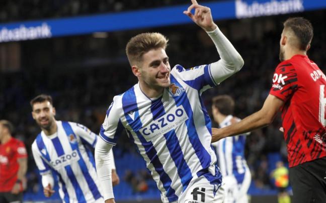 Robert Navarro hizo el gol del triunfo y el pase a cuartos