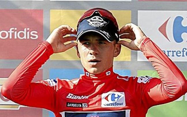 Evenepoel, en el podio de la última jornada. | FOTO: EFE