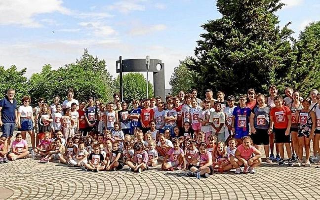 Carrera solidaria de los alumnos de Sartaguda para recabar fondos para Ucrania Carrera solidaria de los alumnos de Sartaguda para recabar fondos para Ucrania