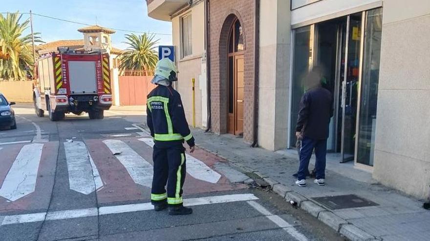 Bomberos de Navarra, en el lugar del suceso en San Adrián.