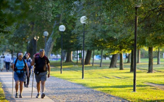Peregrinos en la Vuelta del Castillo.