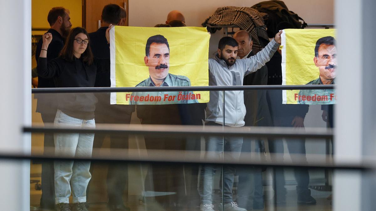 Los manifestantes han pedido la libertad del líder histórico del Partido de los Trabajadores del Kurdistán, Abdullah Ocalan.