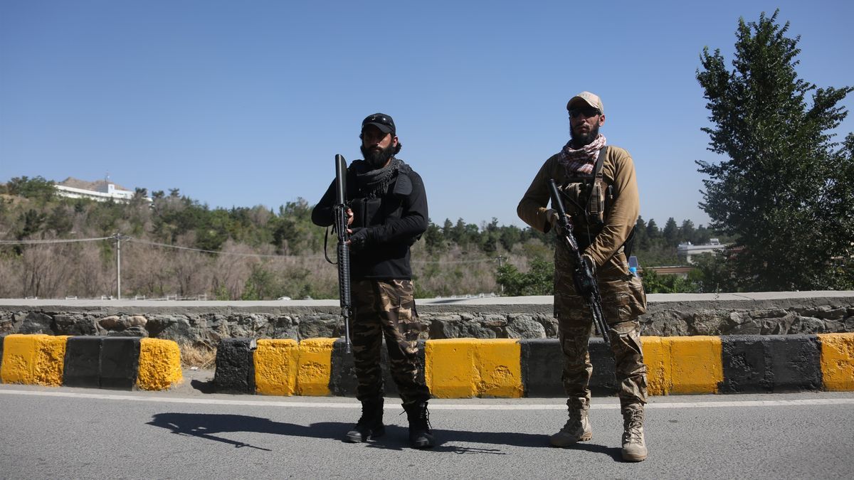 Miembros armados de los talibán en Afganistán.