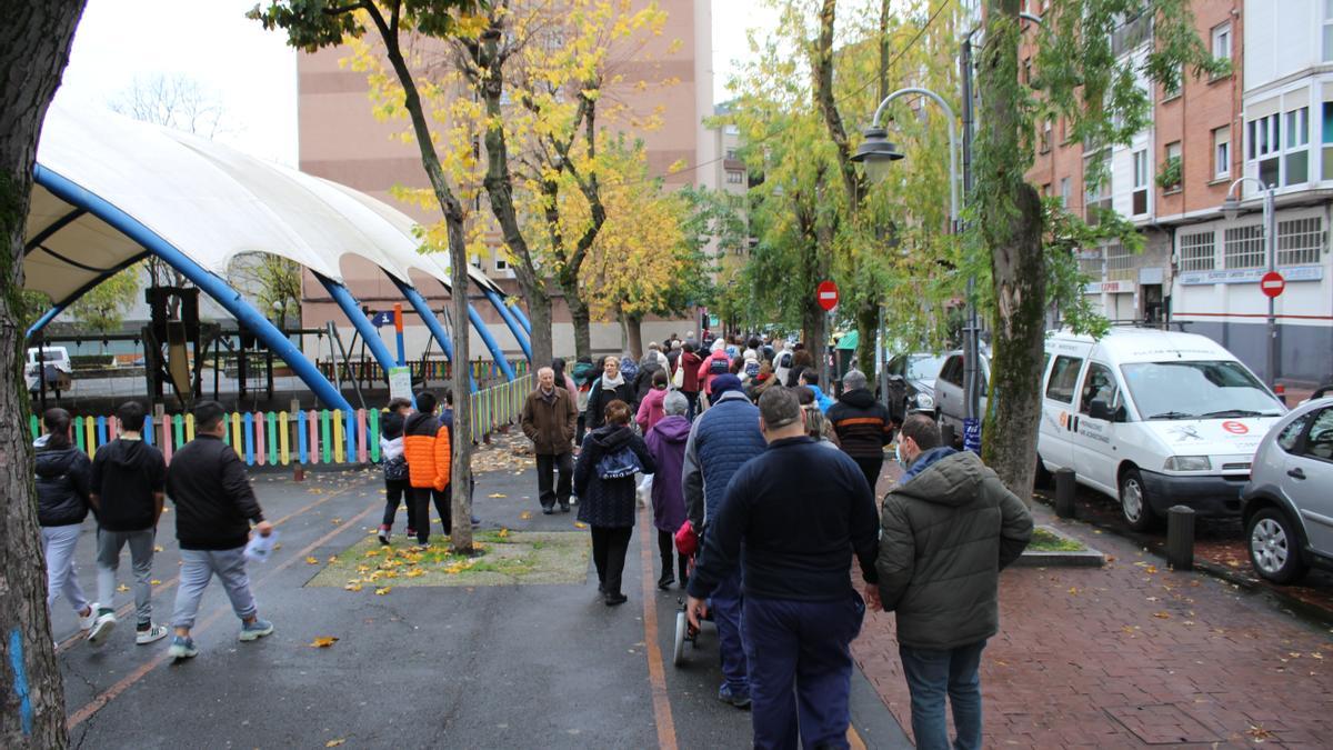 Un momento del paseo por Zorrotza de este pasado día 13 de diciembre.