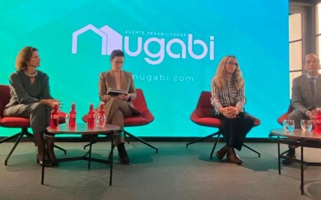 Los promotores de Mugabi, ayer, en Bilbao.