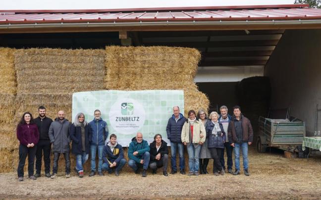 Asistentes a la jornada en Zunbeltz. Asistentes a la jornada en Zunbeltz.
