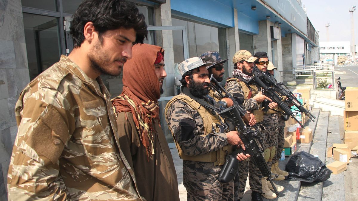 Toma del aeropuerto de Kabul por los talibanes.