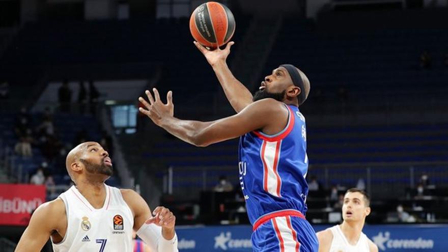 Singleton ha regresado a mitad de temporada al Efes