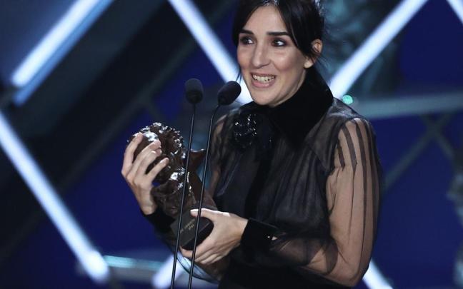 Alauda Ruiz de Azúa, al recibir el premio a la mejor dirección novel en los premios Goya. Alauda Ruiz de Azúa, al recibir el premio a la mejor dirección novel en los premios Goya.
