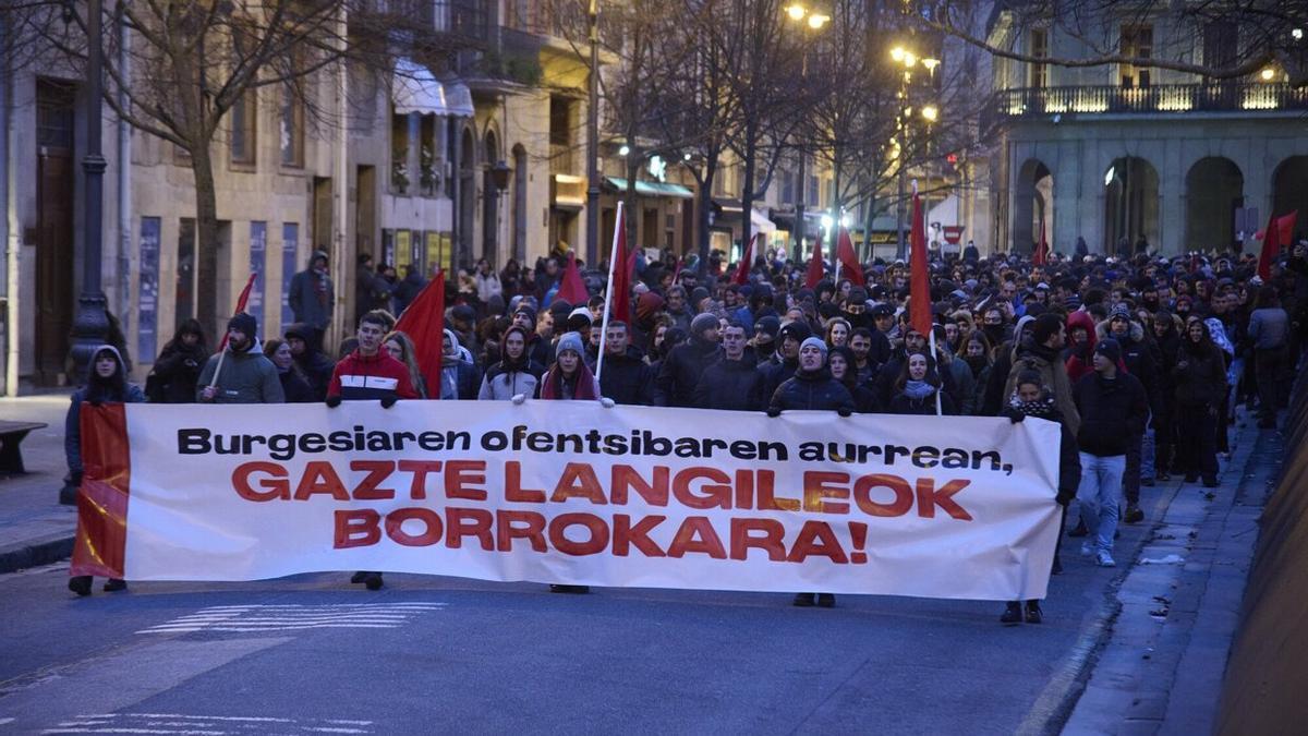 La marcha de GKS, a su salida en el Paseo Sarasate