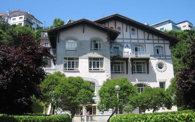 Albergue de La Sirena, en Ondarreta, que ofrece 100 camas a personas sin hogar en las noches más frías Albergue de La Sirena, en Ondarreta, que ofrece 100 camas a personas sin hogar en las noches más frías