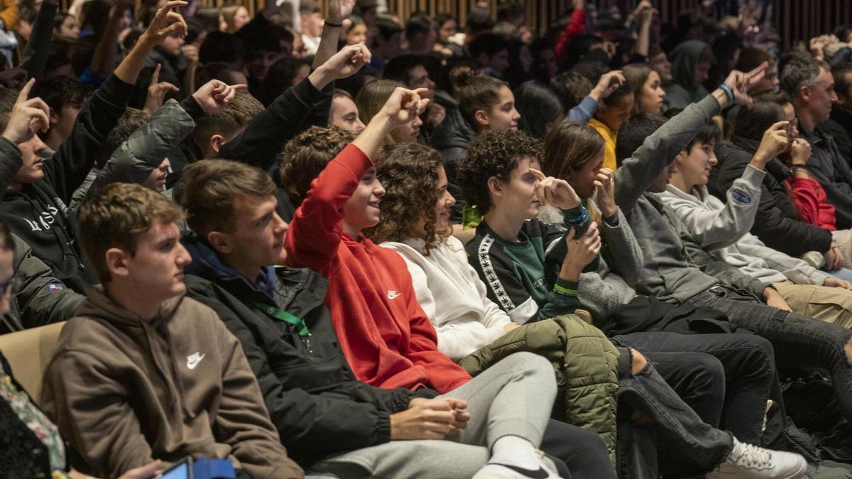 El Dia de la Industria reúne a cerca de 700 estudiantes.