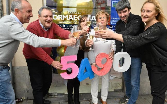 La administración de lotería de Ormaechea en Bilbao ha vendido una de las 180 series del Gordo de Navidad La administración de lotería de Ormaechea en Bilbao ha vendido una de las 180 series del Gordo de Navidad