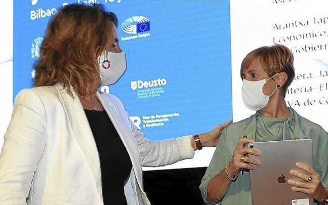 Teresa Ribera y Arantxa Tapia, en un encuentro anterior en Bilbao. | FOTO: J. LAZKANO Teresa Ribera y Arantxa Tapia, en un encuentro anterior en Bilbao. | FOTO: J. LAZKANO