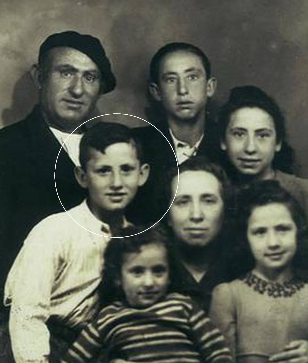 Lucio Urtubia, en una foto familiar cuando era un niño.