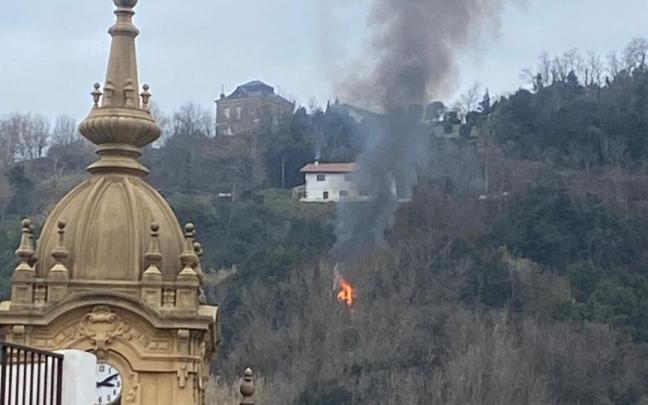 Fuego en el monte Ulia