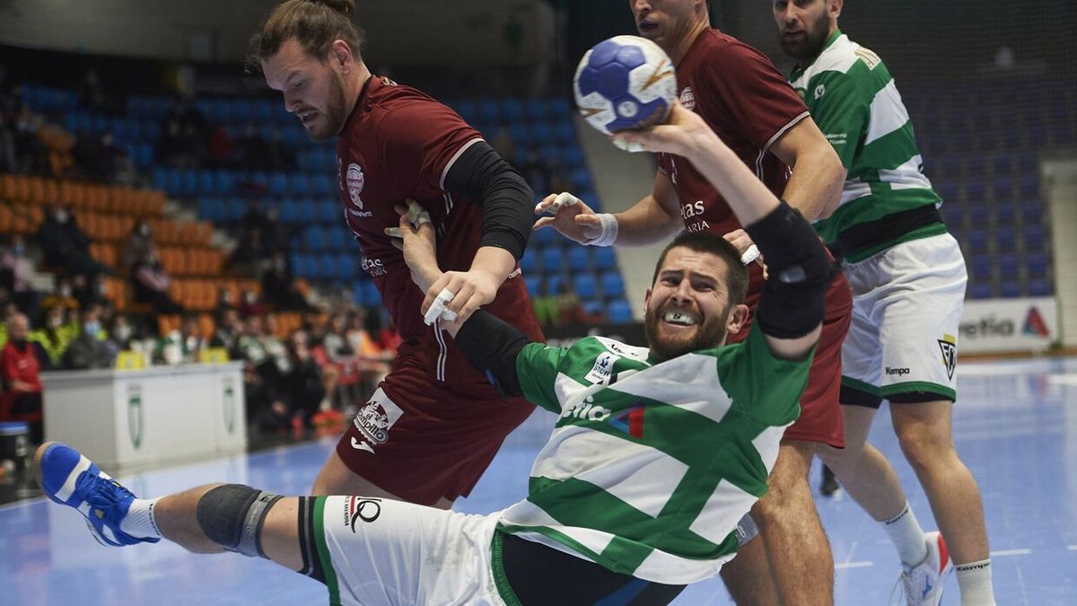 Antonio Bazán, en un partido de la temporada pasada.