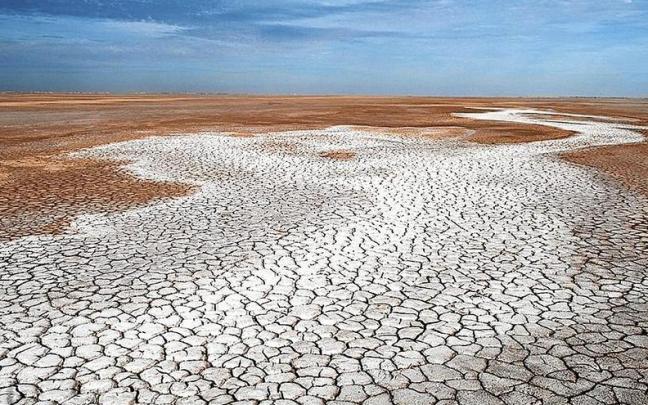 Vista general del delta del río Colorado completamente seco.