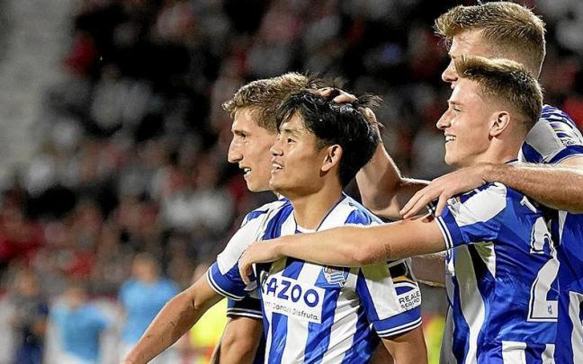 Sorloth, Aihen y Turrientes felicitan a Kubo, autor del quinto gol en Girona el pasado domingo. | FOTO: EFE Sorloth, Aihen y Turrientes felicitan a Kubo, autor del quinto gol en Girona el pasado domingo. | FOTO: EFE