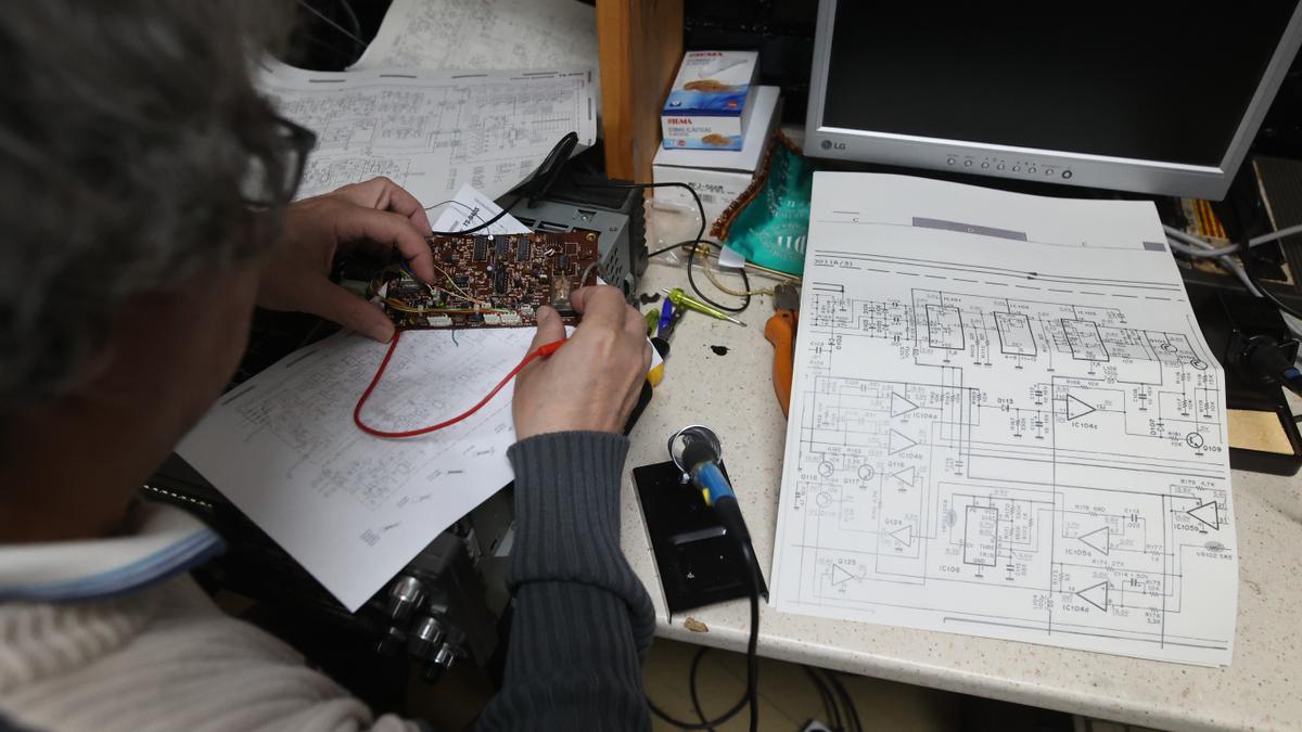 Los radioaficionados están especializados en materias muy diversas.