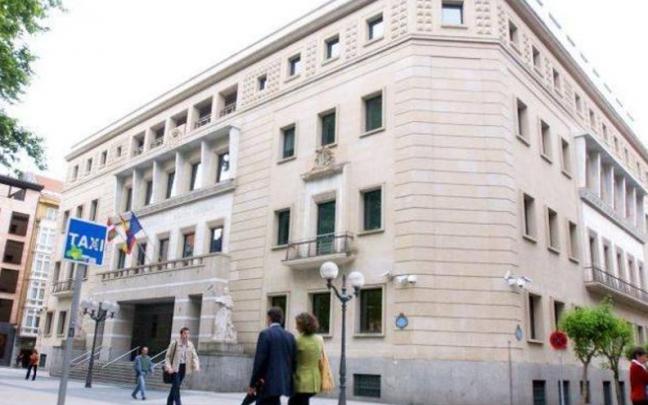 Entrada del palacio de Justicia de Bilbao