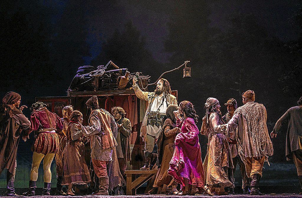El musical que más premios ha cosechado en los últimos años en el Estado llega al Teatro Campos. | FOTO: EL MUSICAL`EL MÉDICO’