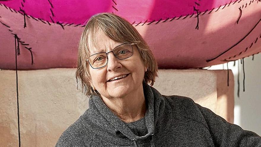 La artista Phyllida Barlow continúa aún en activo. | FOTO: ELON SCHOENHOLZ