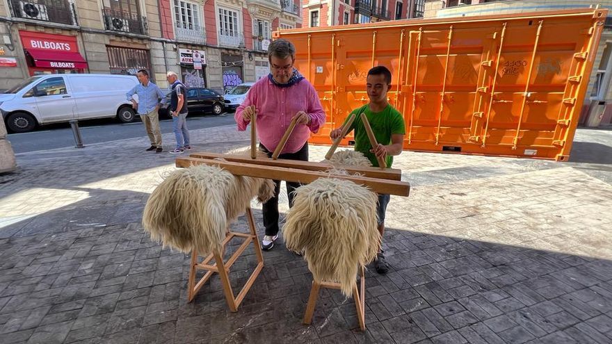 Juan Mari se anima con la txalaparta