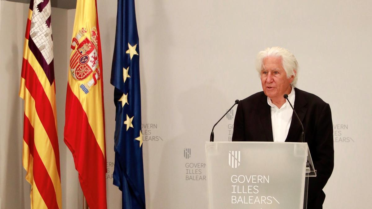 El hotelero Miguel Fluxà, en la sala de prensa del Govern.