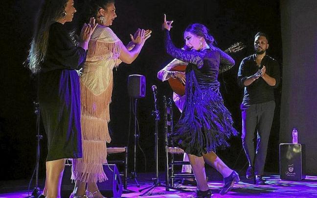 Sandra Carrasco, La Fabi y Alba Heredia en el ciclo F on Fire en Viana.