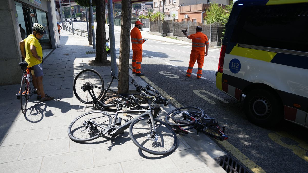 Los servicios de emergencia en el lugar del accidente.