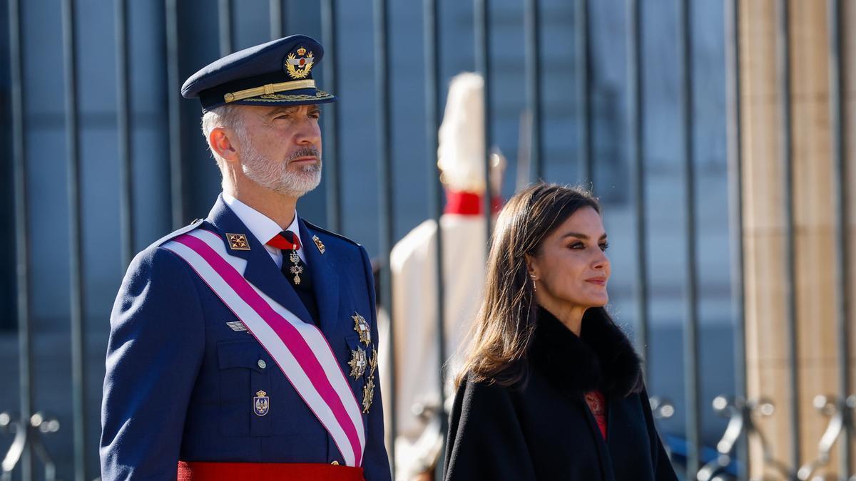 Felipe VI junto a Letizia Ortiz durante la celebración de la Pascua Militar.