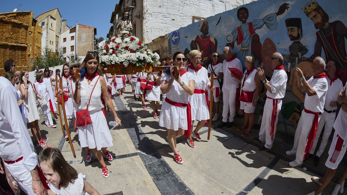 La procesión recorrió Estella-Lizarra por dentro y también por fuera