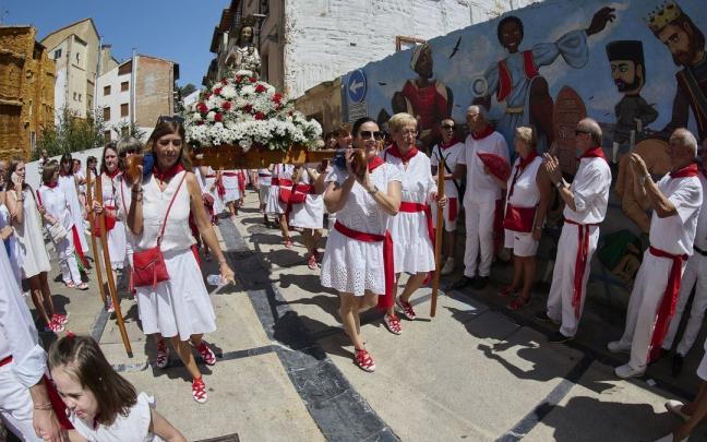 La procesión recorrió Estella-Lizarra por dentro y también por fuera
