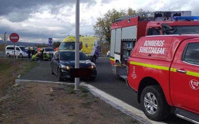Los servicios de emergencias atienden al herido