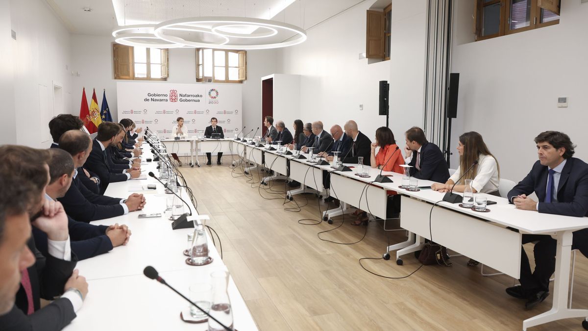 Participantes en el encuentro sobre la planta de RenerCycle.