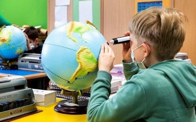 Casi 150 alumnos vascos ciegos comienzan el curso con la nueva ley educativa