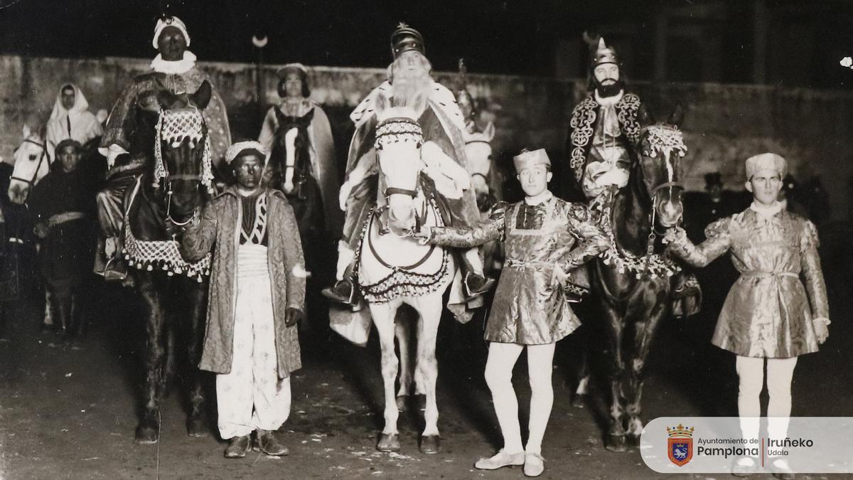 Cabalgata de los Reyes Magos en la Pamplona de 1930