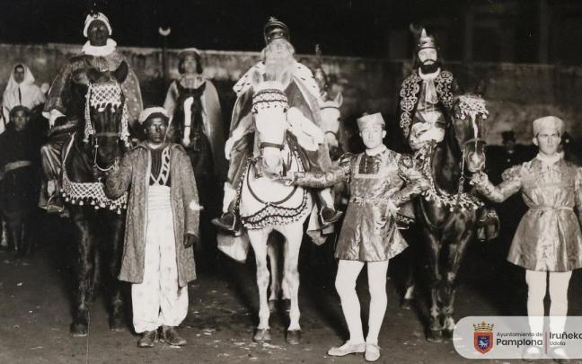 Cabalgata de los Reyes Magos en la Pamplona de 1930 Cabalgata de los Reyes Magos en la Pamplona de 1930