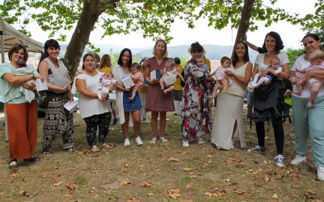 Urduliz recupera la festividad de Santa Marina y homenajea a una decena de amatxus Urduliz recupera la festividad de Santa Marina y homenajea a una decena de amatxus