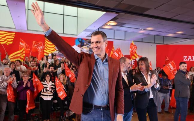 Sánchez ha realizado el anuncio sobre las becas en un acto de campaña en Zaragoza.