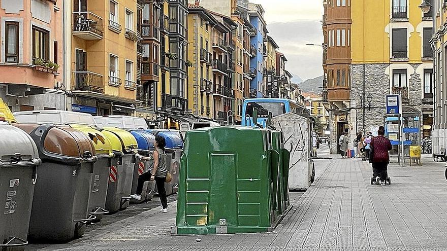 La tasa por la recogida de basuras subirá un 5% en 2023. | FOTO: M.S.S.