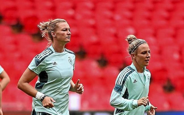 Jugadoras de Alemania, entrenando ayer en Wembley.