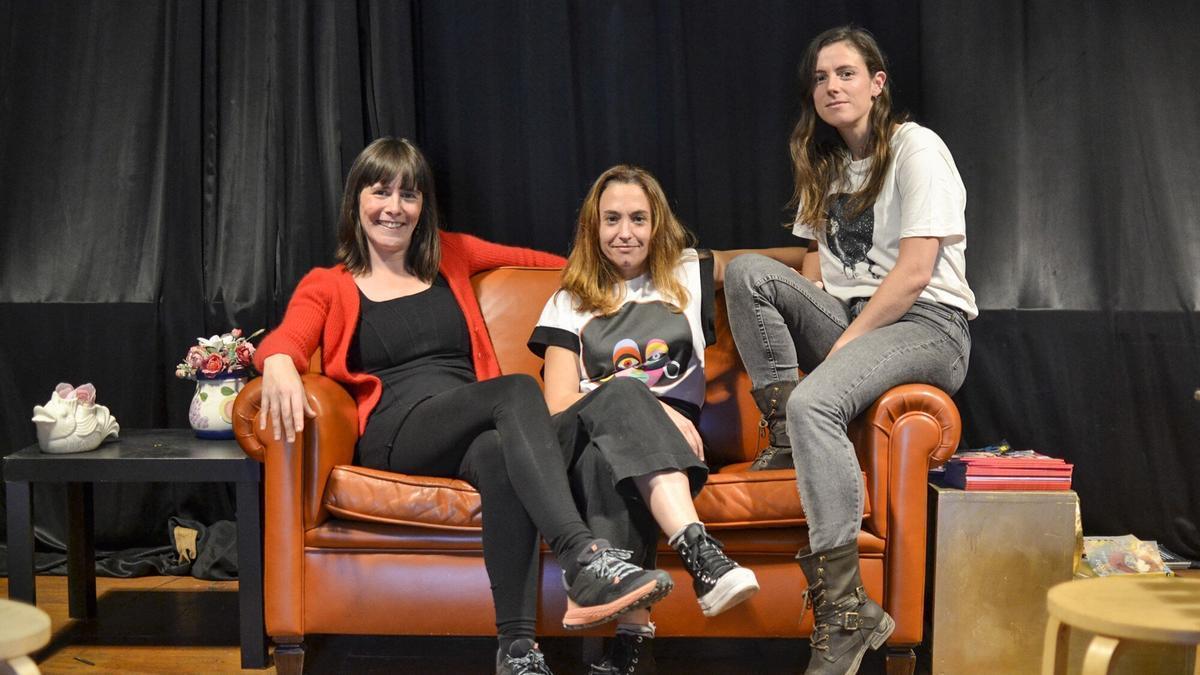 Las directoras Saioa Iribarren, Juan Lor y Cécile Marquette, en Pabellón 6.