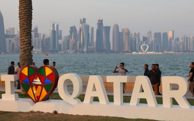 Multitud de personas disfrutan de la fiesta previa al comienzo de la Copa del Mundo de Catar.