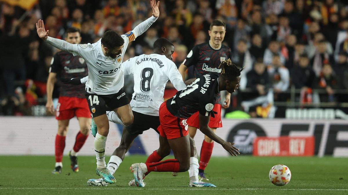 Imagen del último duelo entre el Athletic y el Valencia, en los cuartos de final de la Copa, donde se impusieron los leones por 1-3