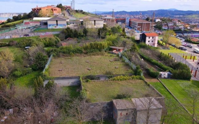 Imagen de archivo del depósito de aguas que se desmantelará para crear el parking. Imagen de archivo del depósito de aguas que se desmantelará para crear el parking.