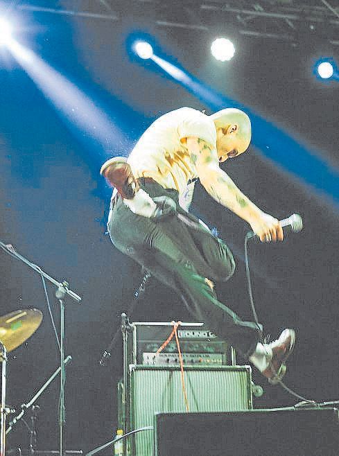 Vulk taldearen zuzenekoa.