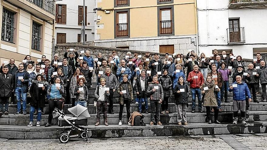 Ciudadanos muestran su apoyo a la consulta del fin de semana. | FOTO: N.G.